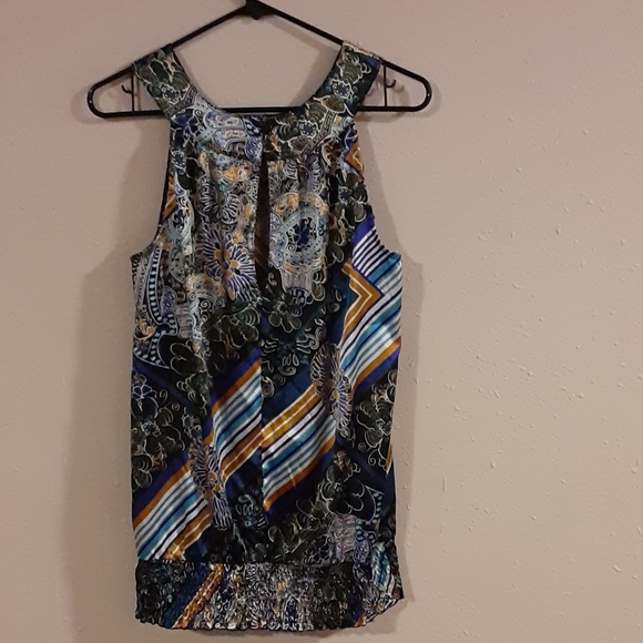 Top - Picture 2 of 4